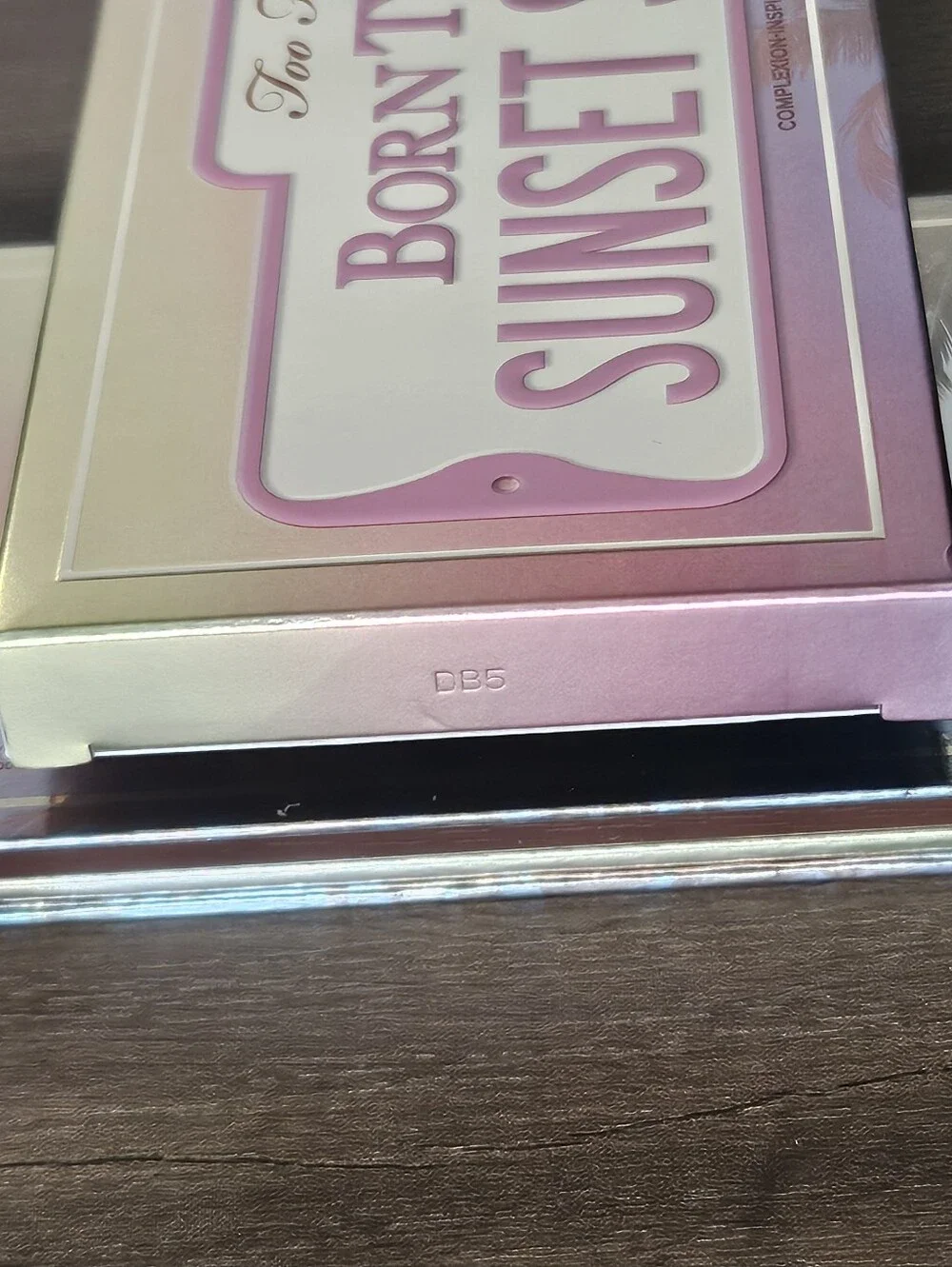TOO FACED Born This Way Sunset Stripped Eyeshadow Palette NEW MSRP $58